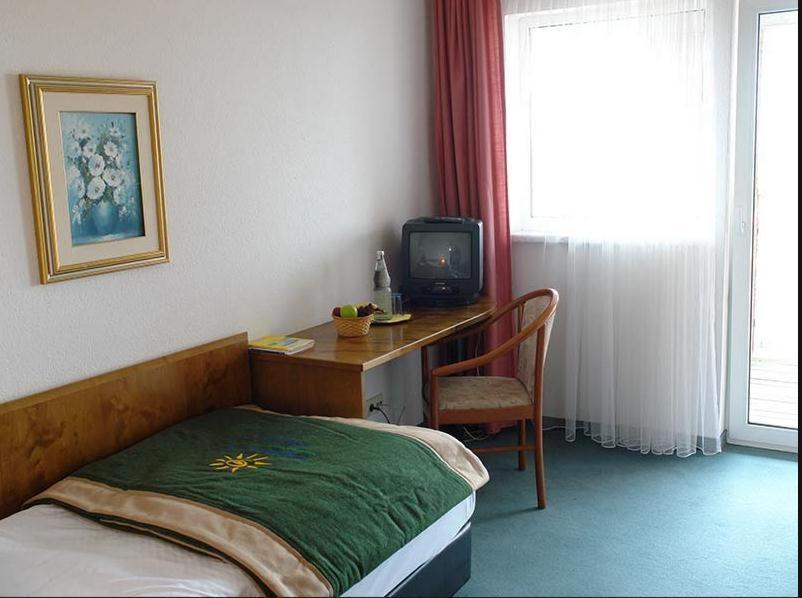 Greenline Hotel Hellfeld Neubrandenburg Quarto foto
